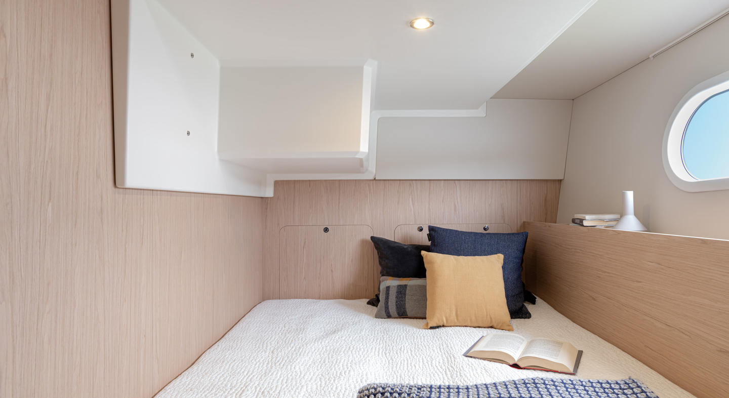 Swift_Trawler_41_Fly_Interior_15