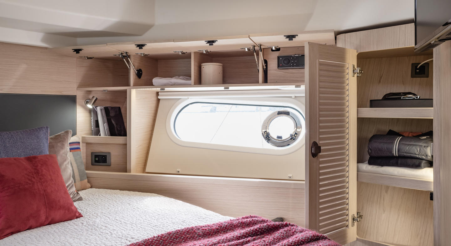 Swift_Trawler_47_Interior_09