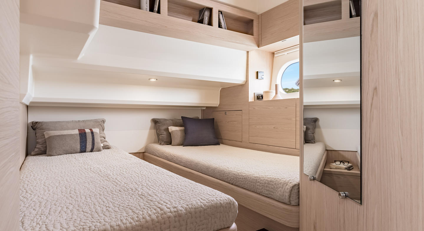 Swift_Trawler_47_Interior_12